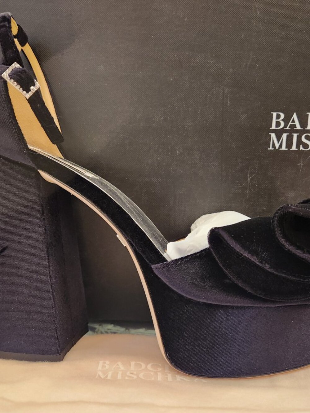 Badgley Mischka "Zoelle" velvet platform sandals. NIB. S